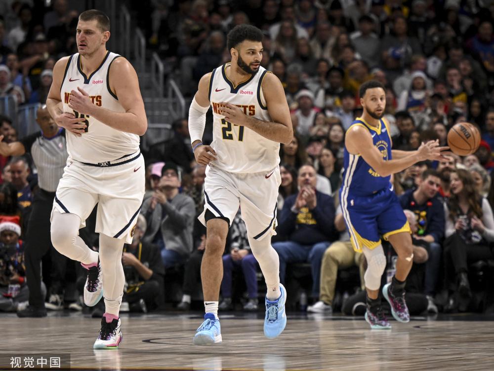 在此举行 在此举行