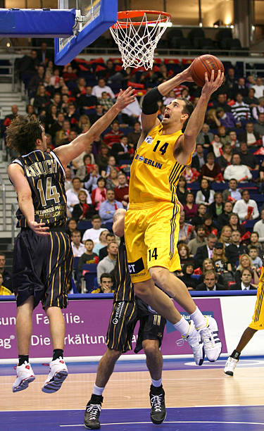 在前场的牵 在前场的牵