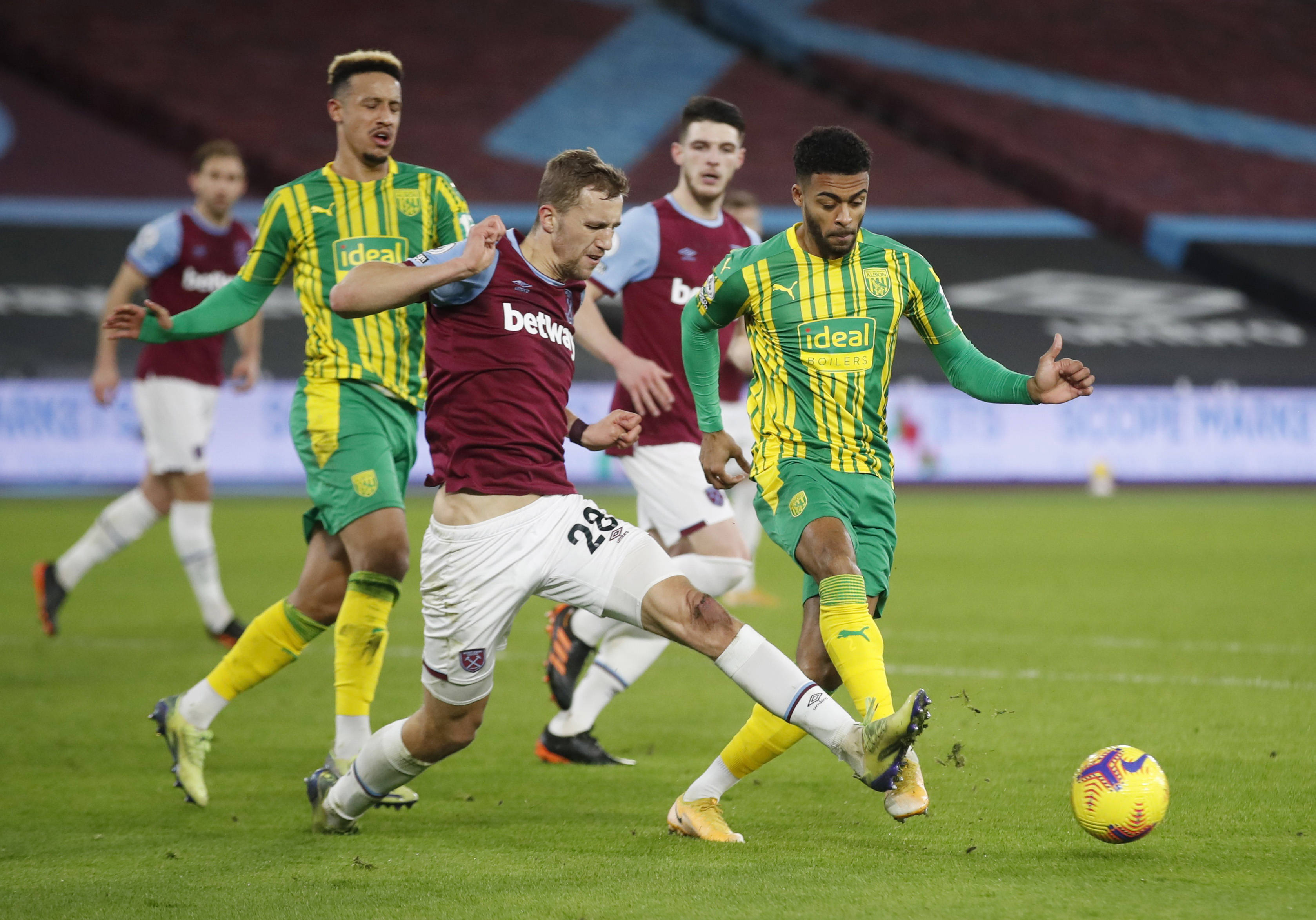 吸引乒乓球 吸引乒乓球